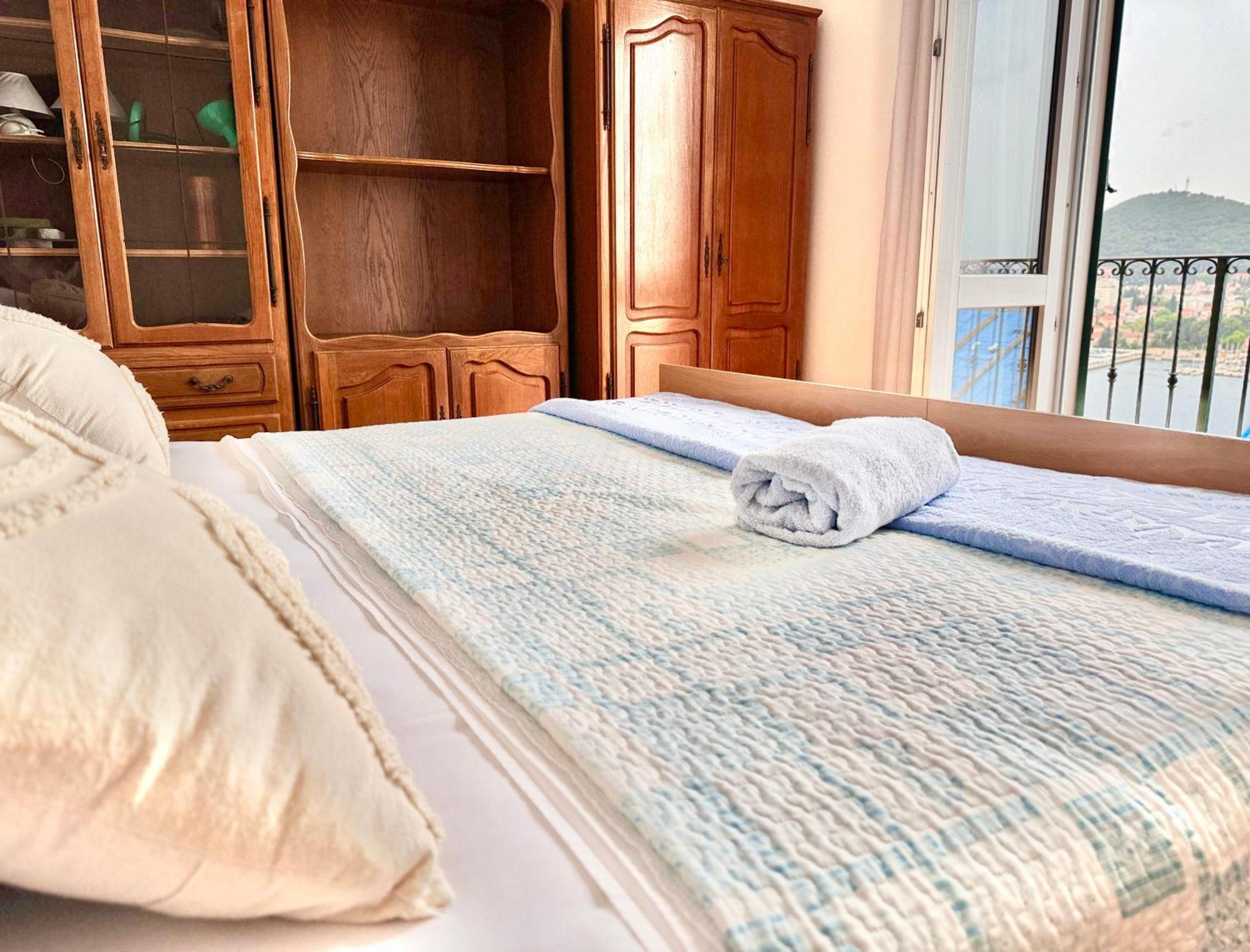 Holiday home Dalmatian House, Spacious Stone Terraces, Balcony , Views *