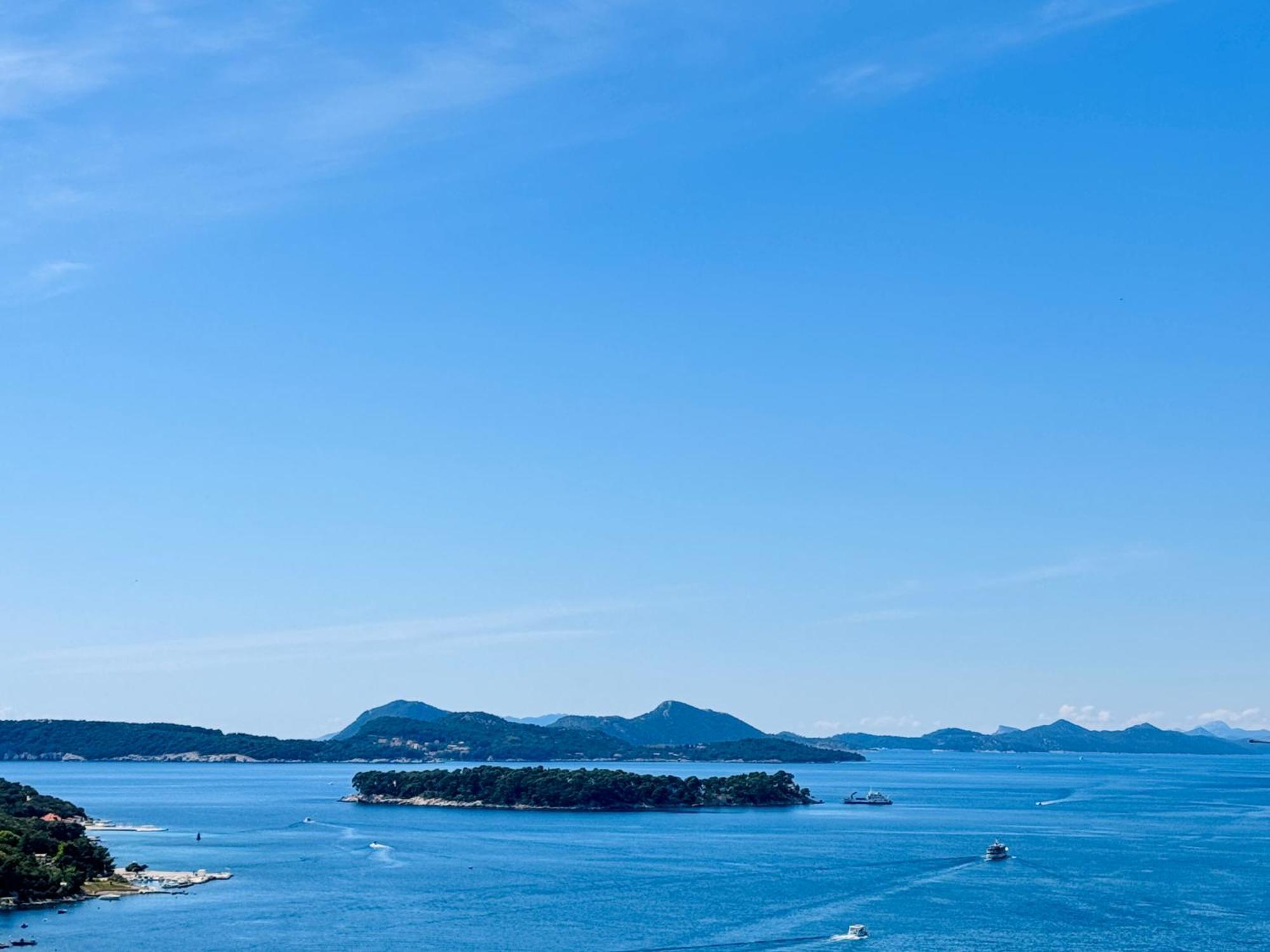 Vakantiehuis Dalmatian House, Spacious Stone Terraces, Balcony , Views Dubrovnik