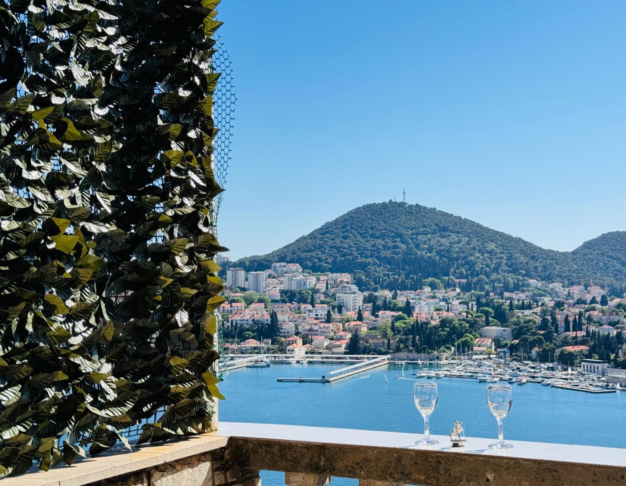 Holiday home Dalmatian House, Spacious Stone Terraces, Balcony , Views Dubrovnik
