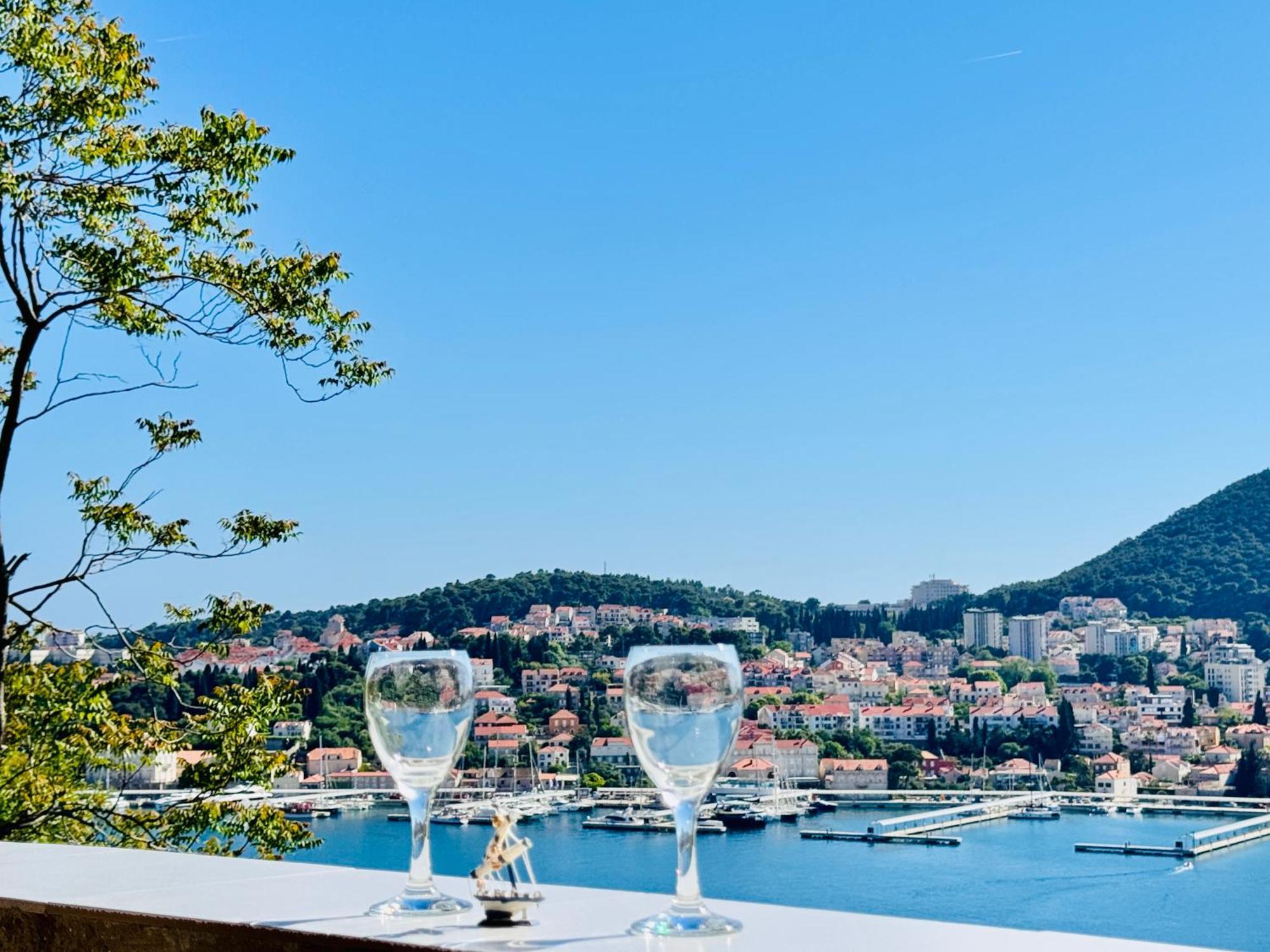 Dalmatian House, Spacious Stone Terraces, Balcony , Views Holiday home *
