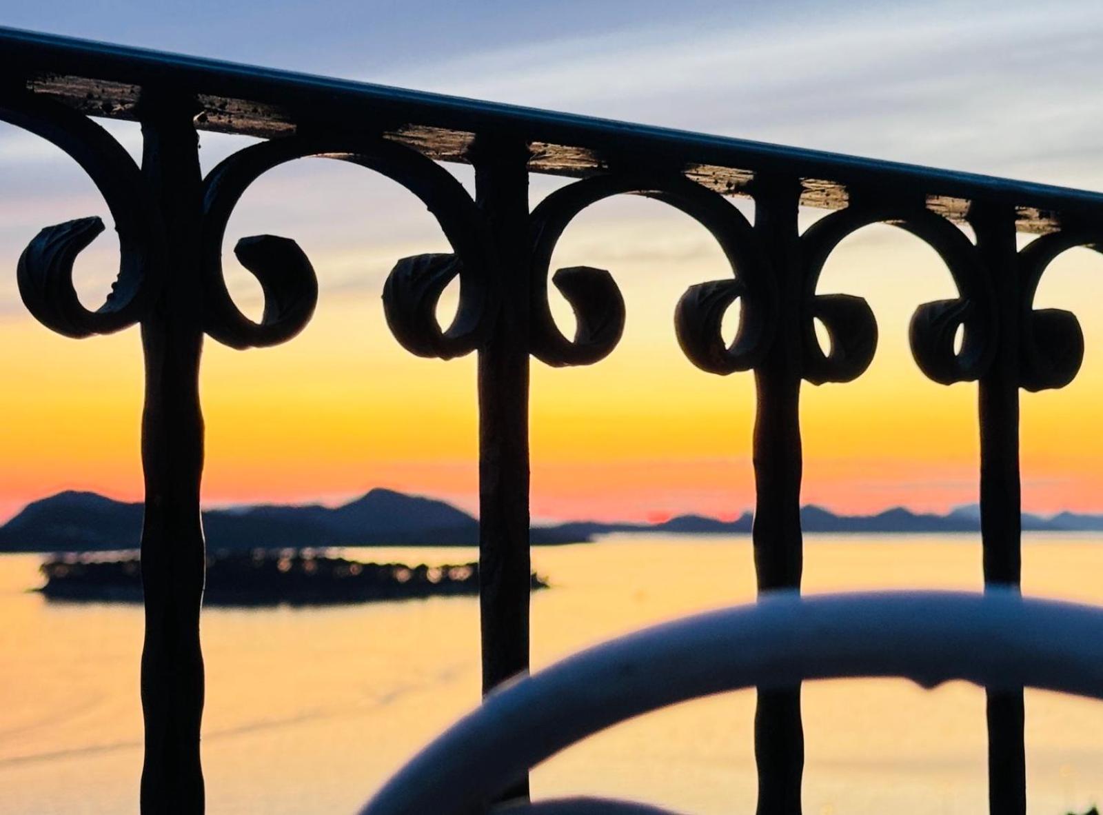 Dalmatian House, Spacious Stone Terraces, Balcony , Views *