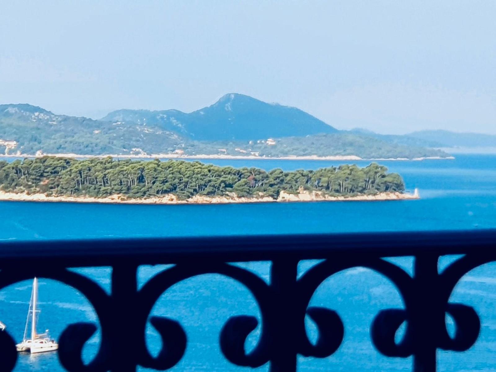 Dalmatian House, Spacious Stone Terraces, Balcony , Views Dubrovnik