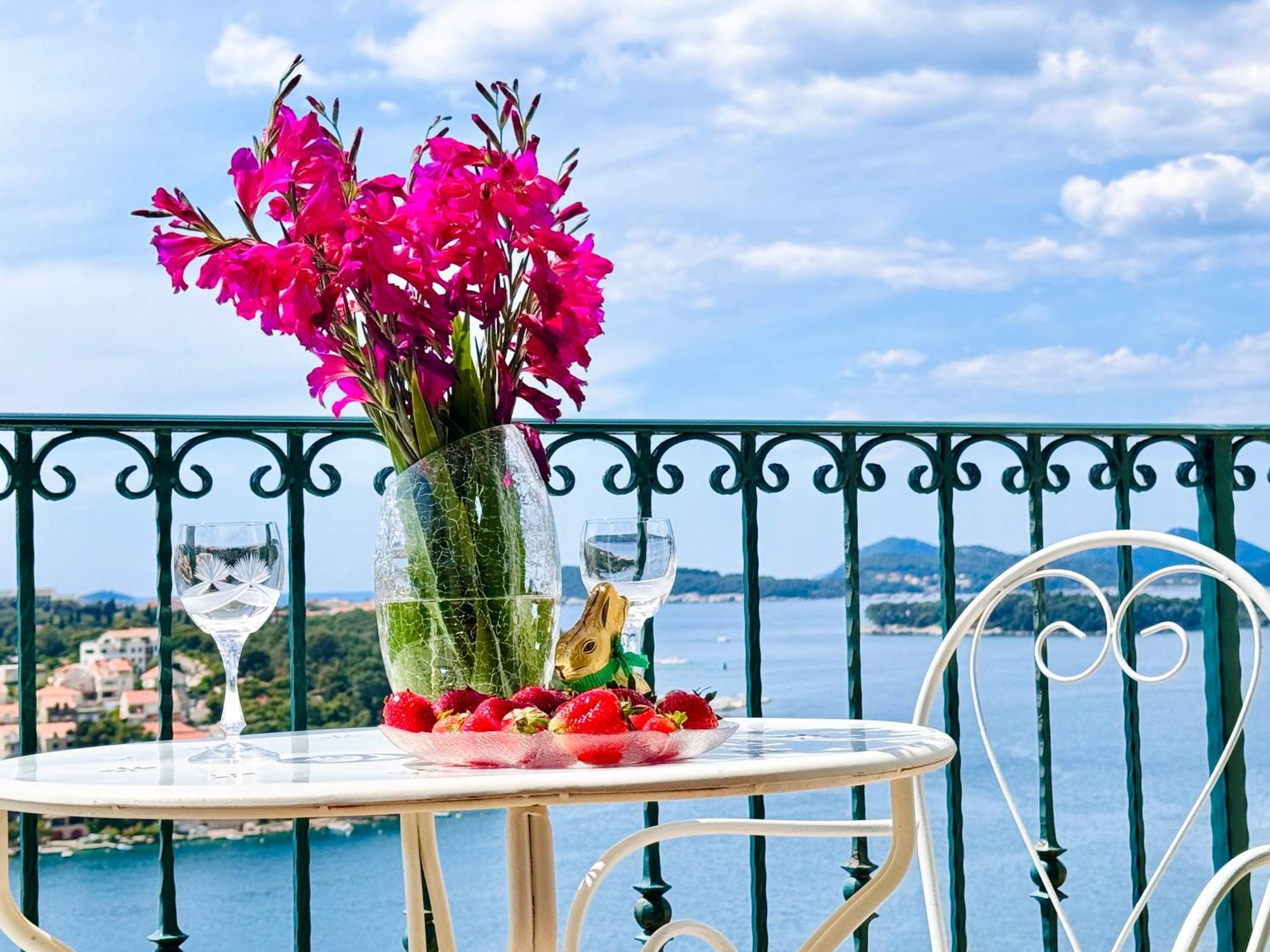 Holiday home Dalmatian House, Spacious Stone Terraces, Balcony , Views Dubrovnik