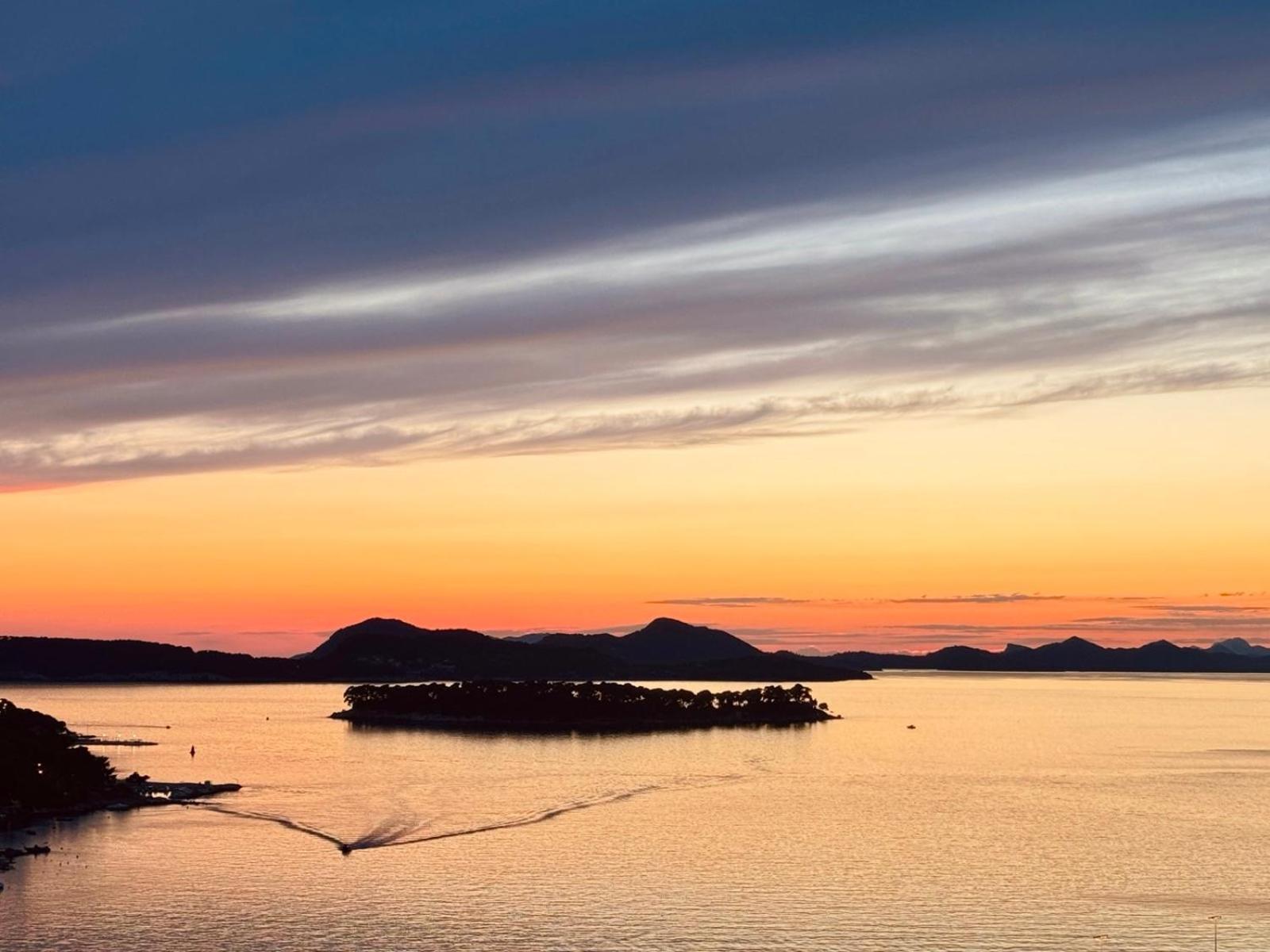 Dalmatian House, Spacious Stone Terraces, Balcony , Views Dubrovnik