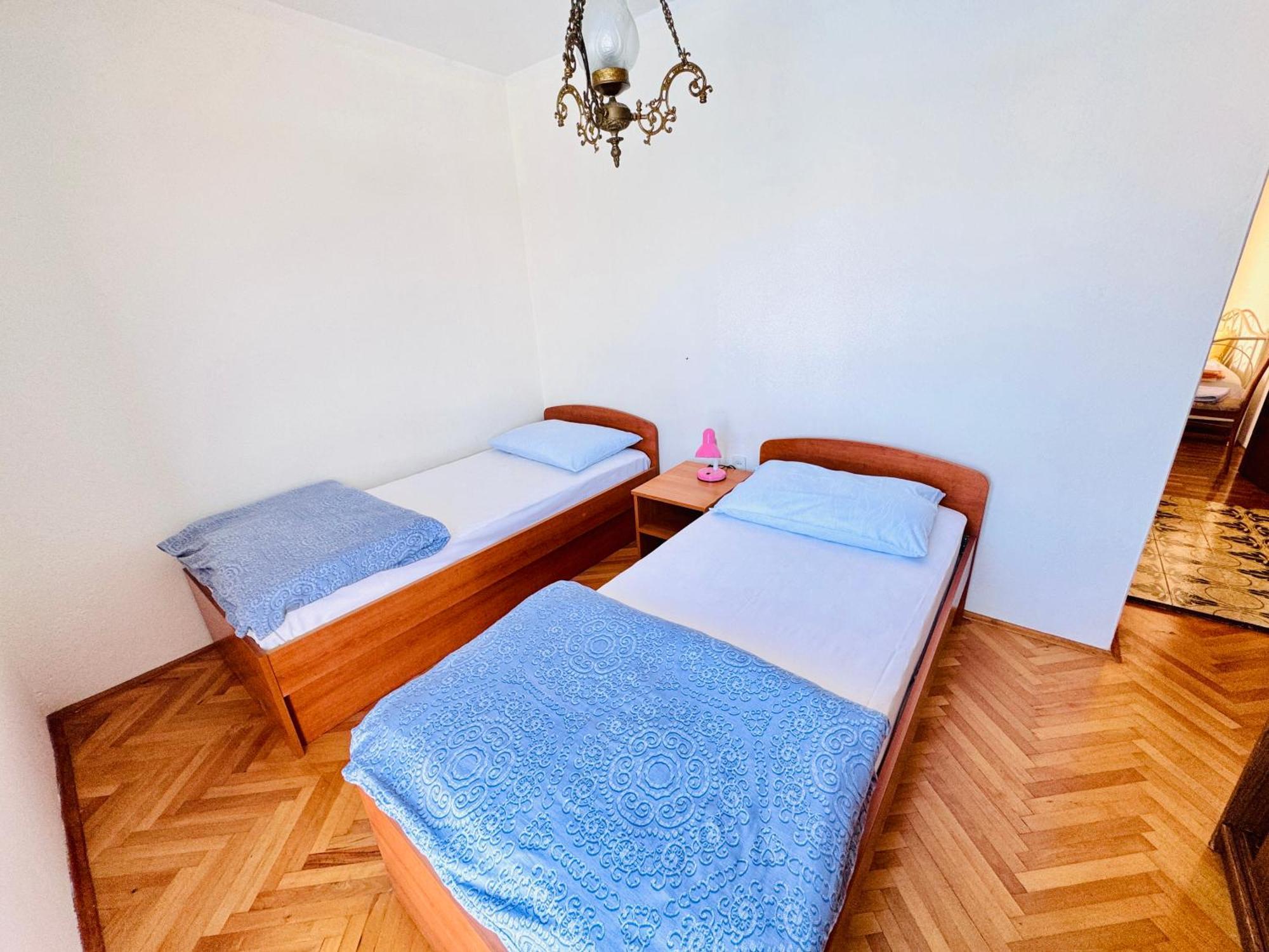 Dalmatian House, Spacious Stone Terraces, Balcony , Views Vakantiehuis